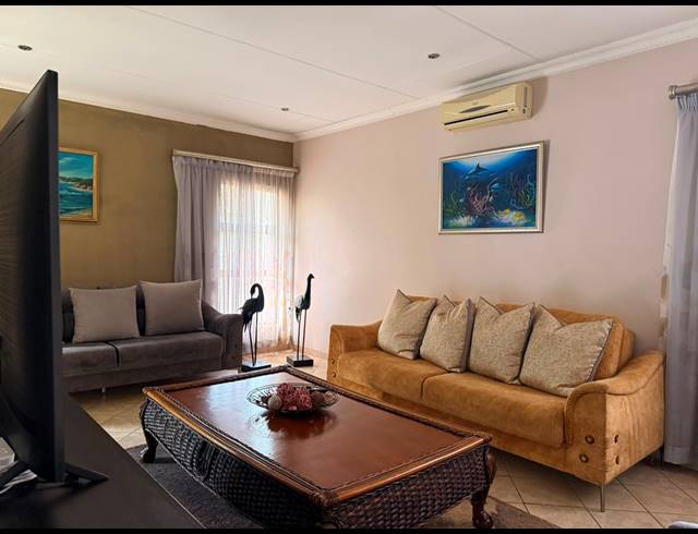 3 BEDROOM TOWNHOUSE FOR SALE IN SAFARI GARDENS